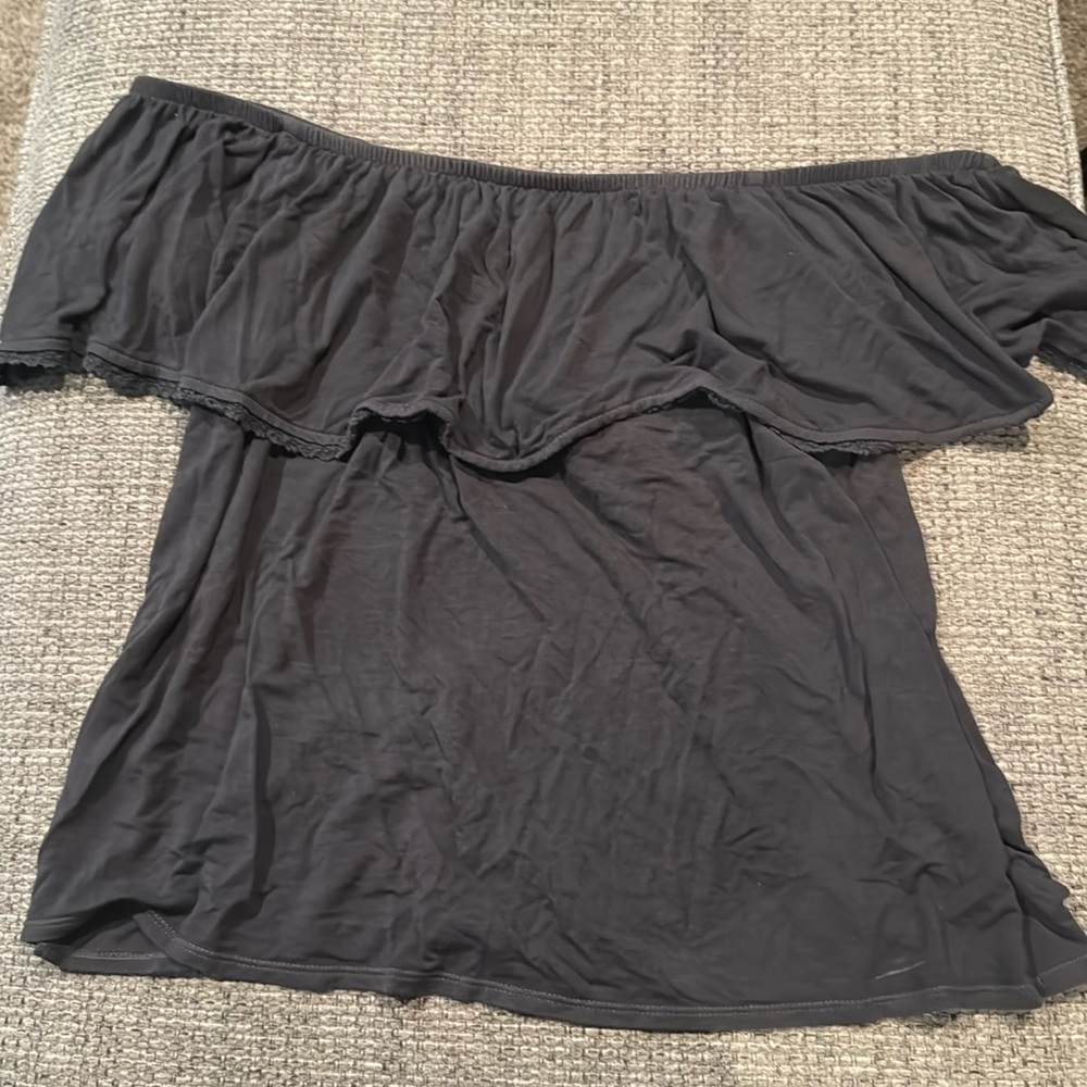 American eagle off the shoulder t shirt